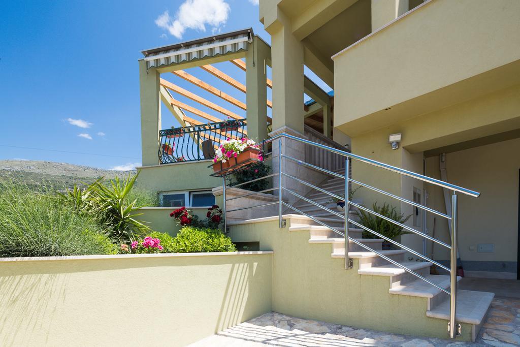 Apartments Leon Podstrana Exterior foto